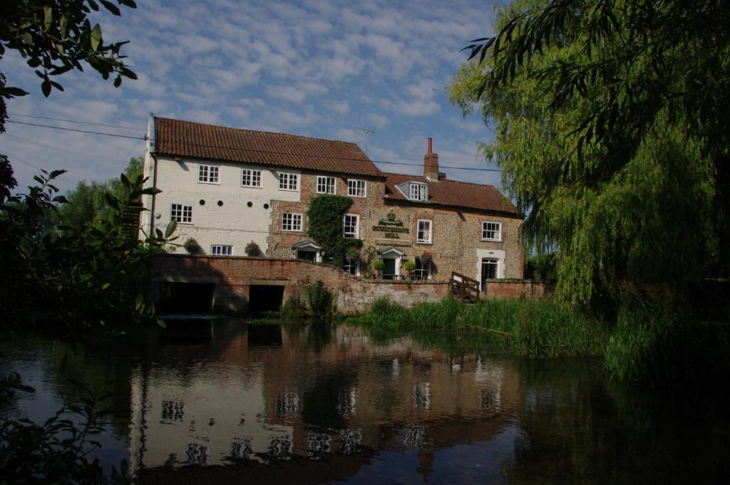فندق فيكينهامفي  Sculthorpe Mill المظهر الخارجي الصورة