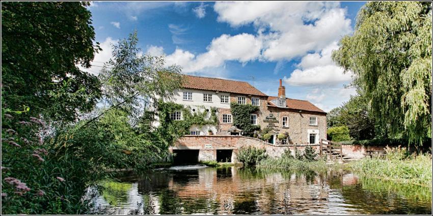 فندق فيكينهامفي  Sculthorpe Mill المظهر الخارجي الصورة